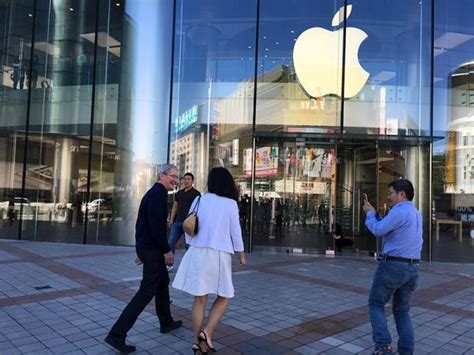 每日经济新闻 的想法: 【苹果CEO库克突然现身北京三里屯！3年多… - 知乎