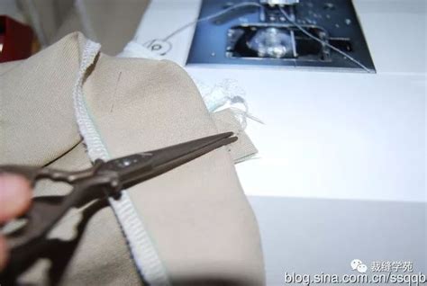 一种辅助立体口袋缝制的模板的制作方法
