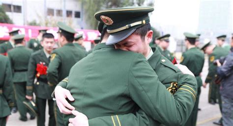 全国首批宁波首位逐月领取退役金退役军官欢迎仪式在江北举行