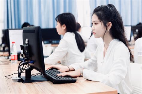 电子商务学院开展2020级新生入学专业教育_湖南外贸职业学院官方网站