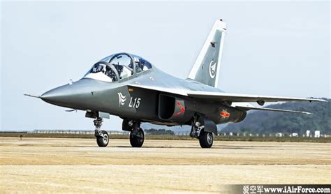 王者中的王者：L-15“猎鹰” — 中国空军最新教练机，前途不可估量 - 知乎