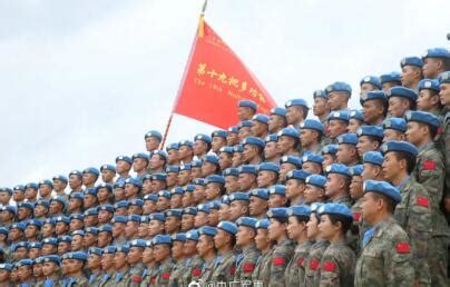 高清：中国第四批赴马里维和部队荣获联合国和平荣誉勋章--军事--人民网