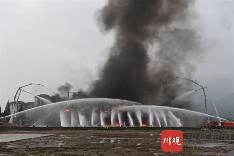 官方回应河北燕郊一小区传出巨大爆炸声：燃气爆燃事故，现场2人受伤_手机新浪网