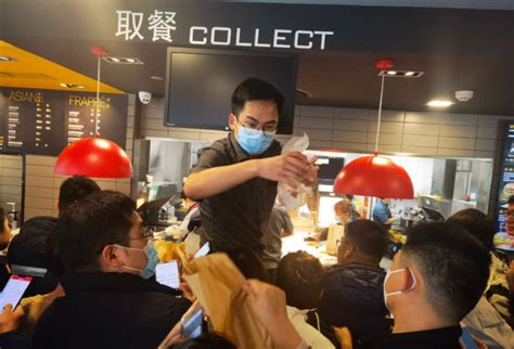 中国餐饮三巨头之一，用到店储值让顾客复购24次__凤凰网