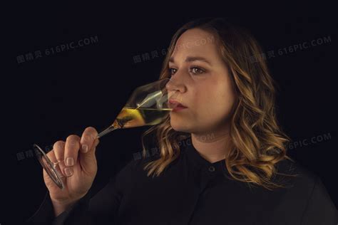 美女喝酒非主流头像