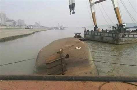 长江突发事故：一艘危化品船舶爆炸起火，另两艘货船相撞-物联云仓