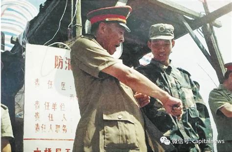 一组照片，读懂抗洪武警官兵 - 中国军网
