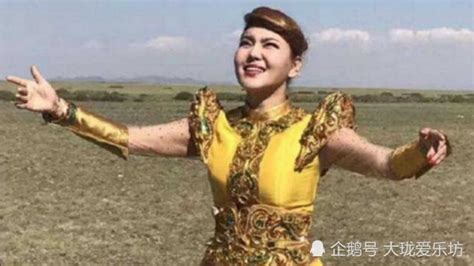 蒙古之花乌兰图雅演唱《套马杆》，草原天籁，甘甜优美听不够_腾讯视频