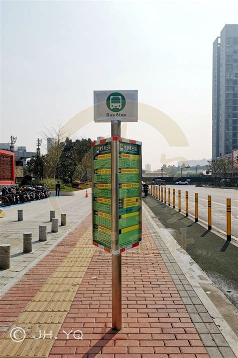 亳州市区110处简易式公交站牌改造升级