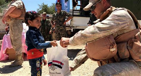 俄军方向叙利亚阿勒颇省的边远村庄提供三吨人道主义援助物资 - 俄罗斯卫星通讯社