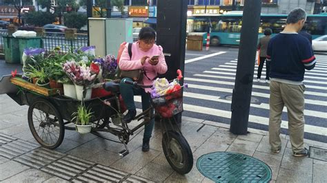 卖花,街头卖花,买花_大山谷图库