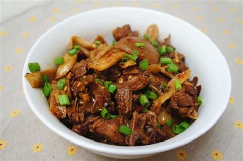 仔姜焖鸭,中国菜系,食品餐饮,摄影,汇图网www.huitu.com