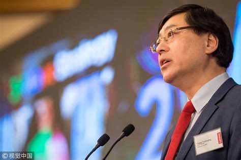 全国人大代表杨元庆：发挥智能科技作用，帮助“银发族”跨越数字鸿沟|界面新闻 · 科技