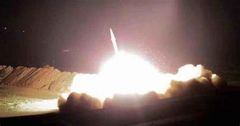 伊朗突然发射反航母导弹，美国海军拦截失败，波斯湾发生剧烈爆炸_凤凰网