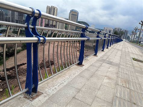 桥上的防撞护栏,河道栏杆,桥上的护栏图片_大山谷图库