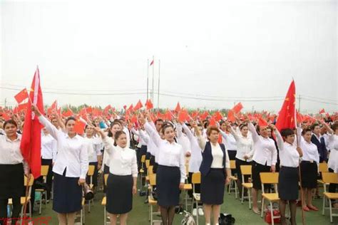 学校举行新疆籍少数民族学生发声亮剑报告会暨新生见面会-学生工作处