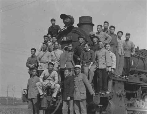 1956年经典抗战影片《铁道游击队》，再现山东枣庄的那段抗日往事_腾讯视频