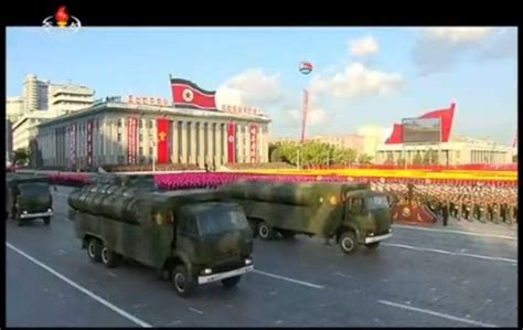 独家点评朝鲜阅兵式全程：大批新武器亮相受关注_手机新浪网