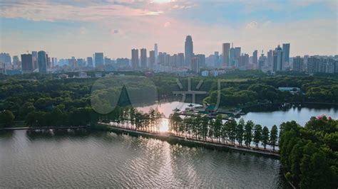 武汉：东湖听涛景区秋色正浓--图片频道--人民网