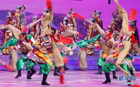 历史文化|三分钟了解西藏：沉淀千年的“孔雀服饰”_荔枝网新闻