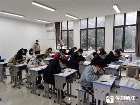 镇江市2022年度考录公务员笔试今早开考 成绩明年1月公布_今日镇江