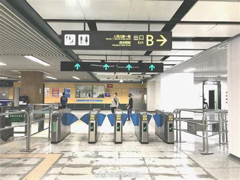 2月28日起上海地铁将启动“乘客扫码登记”，请市民乘客主动配合支持！
