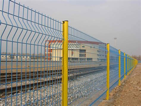 水库围栏网价格、生产安装厂家-贵卓公路隔离栅