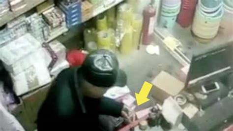 他超市偷完又买东西，老板追着找零_奇天下-梨视频官网-Pear Video