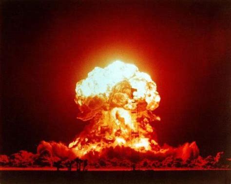 广岛长崎原子弹爆炸后悲惨的景象，希望日本能牢记这个教训_手机凤凰网