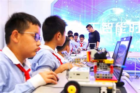 我校参加全省教育数字化现场推进会-甘肃工业职业技术学院