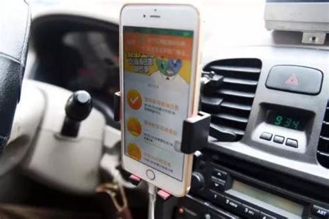 月收入超1.5万！上海最牛出租车司机的“生意经”