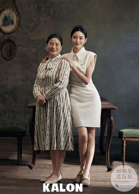 王媛可与母亲合体大片释出 两人在镜头前灿笑好温馨幸福_新浪图片