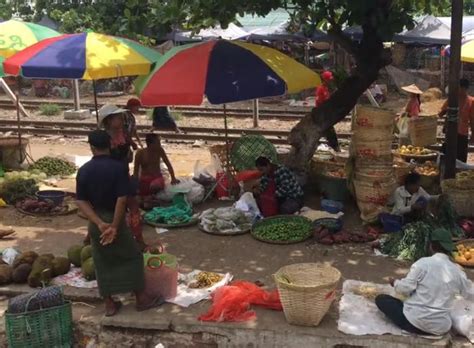 中国游客到缅甸第一大城市,实拍当地农村集市,做生意全是女!