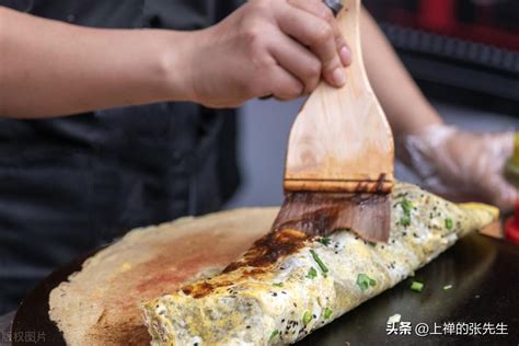 一晚卖出2200套的天津南楼煎饼，终于开到北京啦__凤凰网