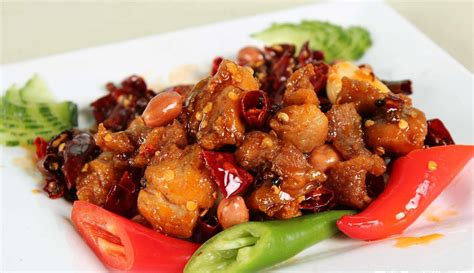 为什么重庆人吃辣子鸡都要打包？剩下的全是辣椒，直接用来煮火锅 – 重庆游品