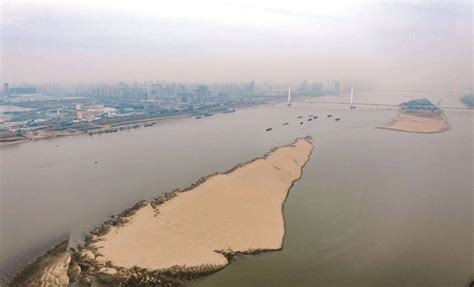 长江流域发生严重旱情：高温红色预警连续6天发布-新闻频道-和讯网