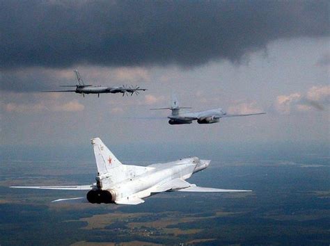 战斧斯基首战:俄罗斯动用战略轰炸机空袭叙利亚_新闻_腾讯网