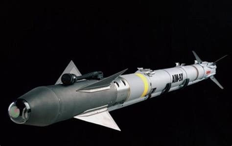 按秒计算时间的空空导弹发动机，又如何保证射程和命中目标呢？
