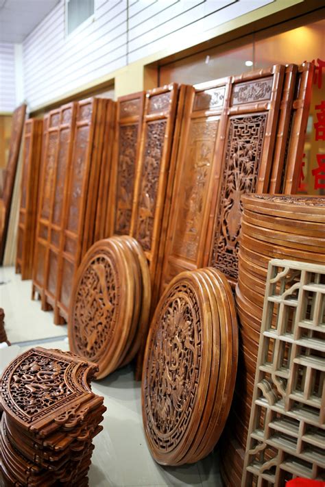 中国传统民间工艺：木雕__凤凰网