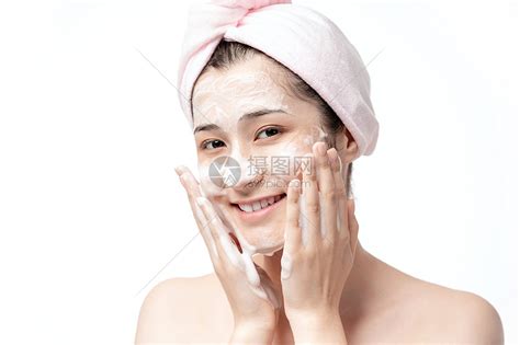 清爽美容院护肤品海报模板素材-正版图片401225752-摄图网