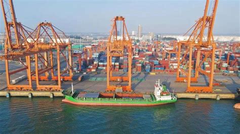 “两湾快航”新突破 | 钦州—南沙内外贸同船运输正式开通