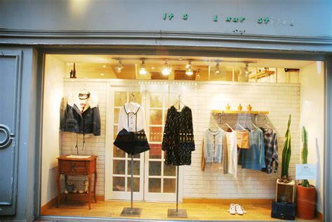 欧韩女装店铺名字大全 服装店怎么取名字 - 第一星座网