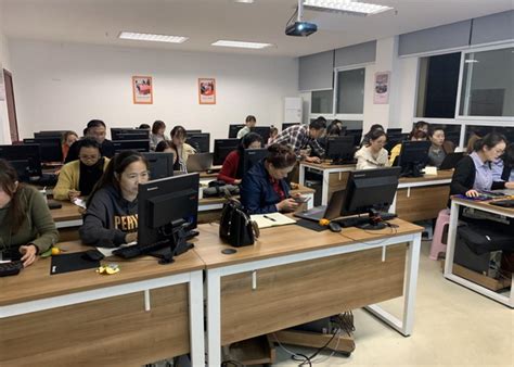 重庆电脑培训学校-地址-电话-重庆小施课堂
