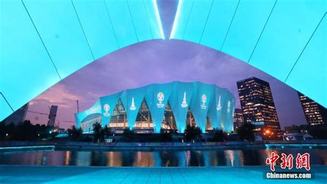 视觉 _ FIBA篮球世界杯将在中国举行 上海东方体育中心亮起景观灯光