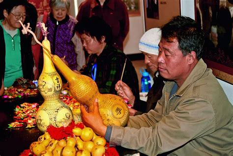 非遗葫芦雕刻 带动10亿产业-中国质量新闻网