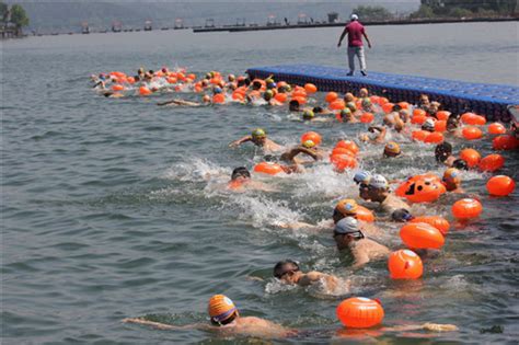 全国公开水域游泳系列赛在安庆花亭湖举行_安徽频道_凤凰网