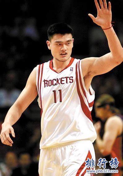 姚明入选篮球名人堂 成首位获此殊荣的中国人_手机凤凰网