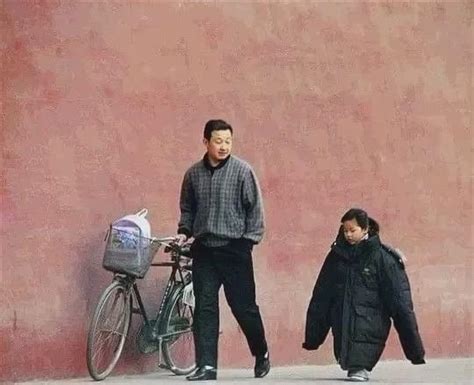 50岁“上海小公主”爆火，照出人性的丑恶