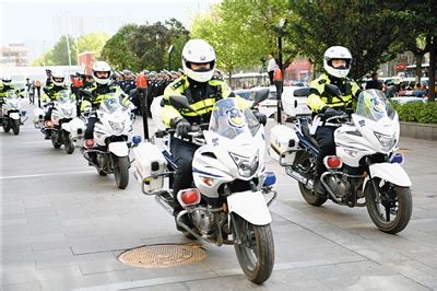 今天，德州90余名骑警集结，演了一部“大片”！_德州新闻网