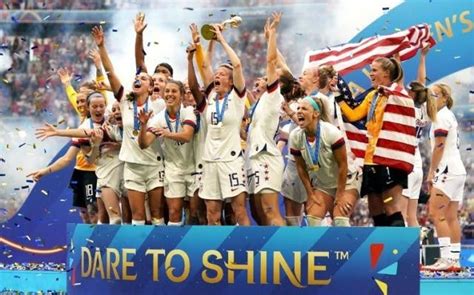 美国女足世界杯夺冠 成史上第2支卫冕球队 | 体育大生意